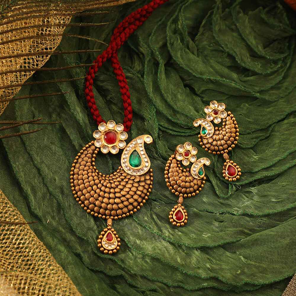 antique gold pendant sets in Hyderabad